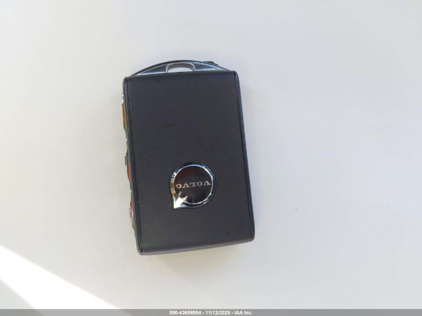 2025 Volvo Xc40 B5 Plus Bright Theme VIN: YV4L12UE8S2590268 Lot: 43686904