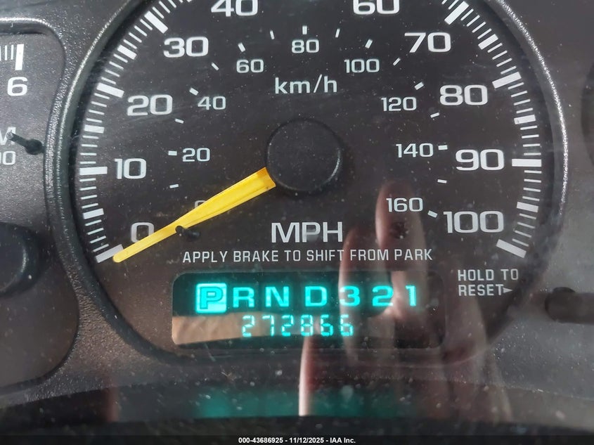 2002 Chevrolet Suburban 1500 Ls VIN: 3GNFK16Z52G273666 Lot: 43686925