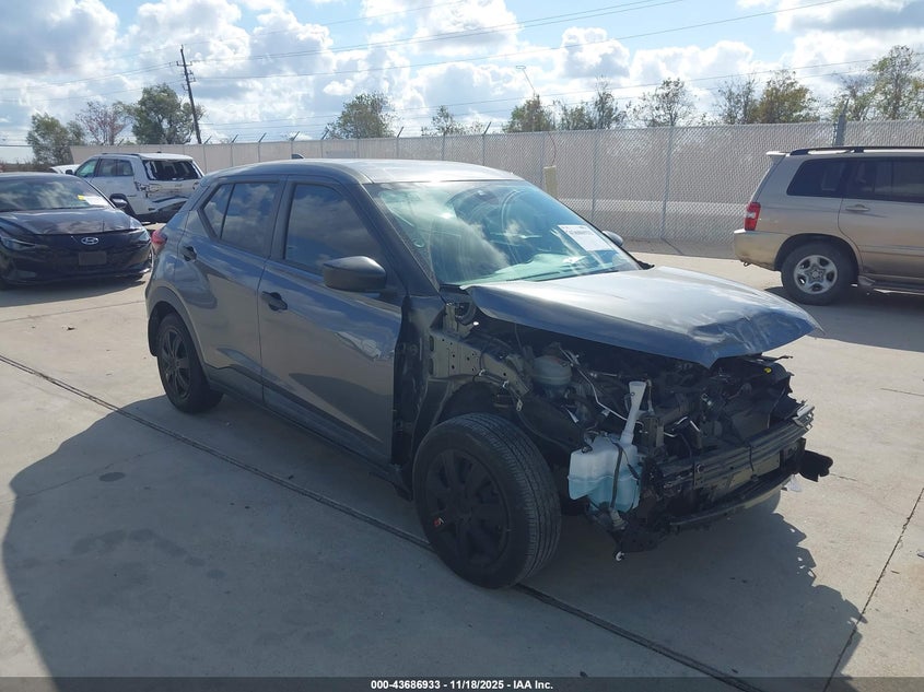 NISSAN KICKS S XTRONIC CVT