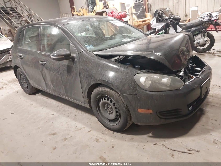 VOLKSWAGEN GOLF 4-DOOR