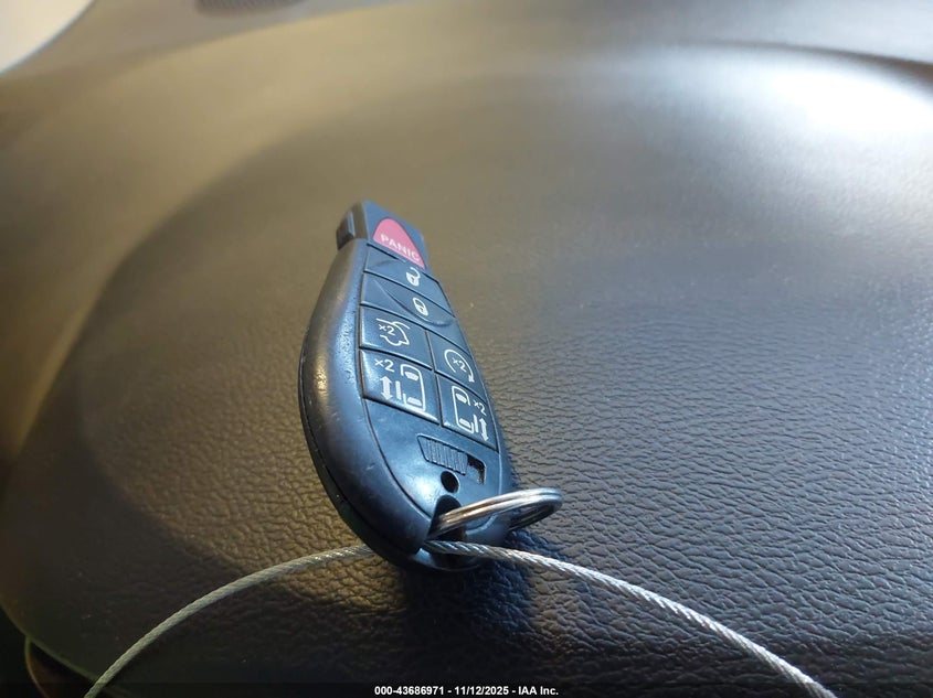 2015 Chrysler Town & Country Touring-L VIN: 2C4RC1CG0FR754432 Lot: 43686971