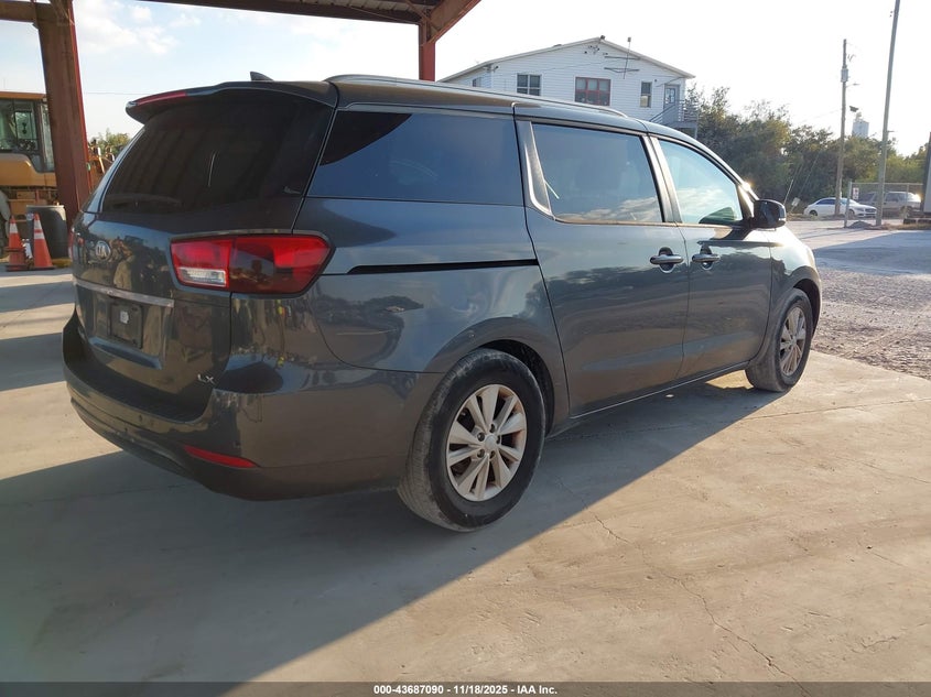 KNDMB5C18H6233596 2017 KIA SEDONA photo no. 4