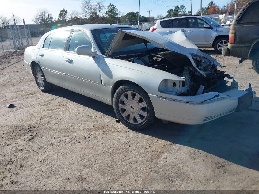2005 Lincoln Town Car