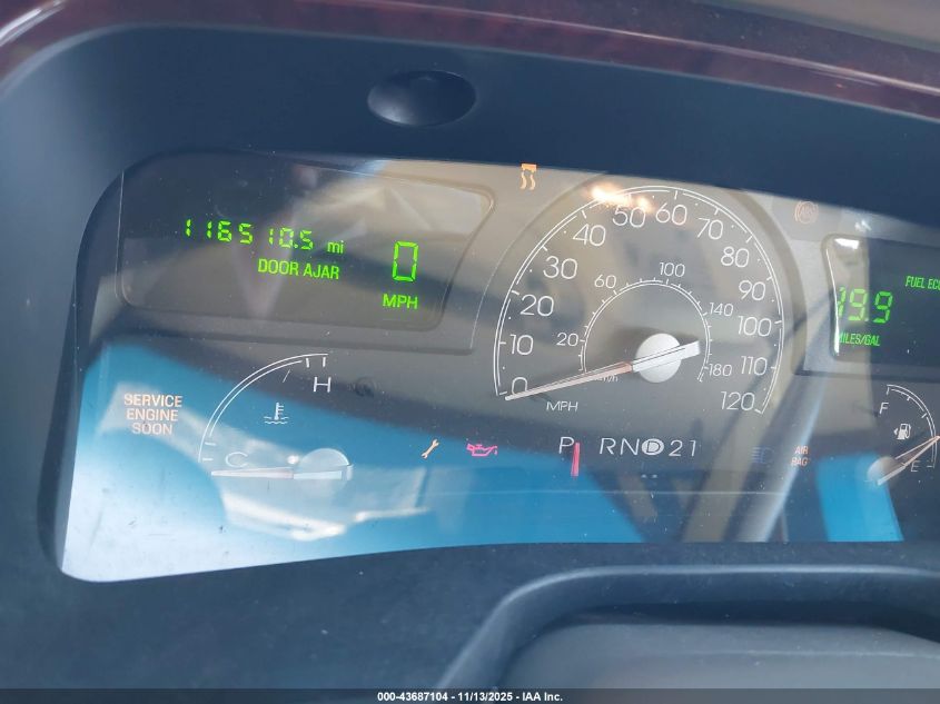 2005 Lincoln Town Car Signature L VIN: 1LNHM85W75Y647311 Lot: 43687104