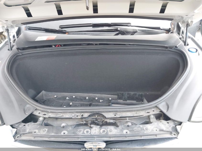 2017 Tesla Model X 100D/75D/90D VIN: 5YJXCDE21HF044738 Lot: 43687134