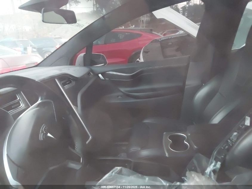2017 Tesla Model X 100D/75D/90D VIN: 5YJXCDE21HF044738 Lot: 43687134