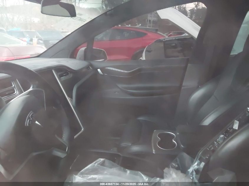 2017 Tesla Model X 100D/75D/90D VIN: 5YJXCDE21HF044738 Lot: 43687134