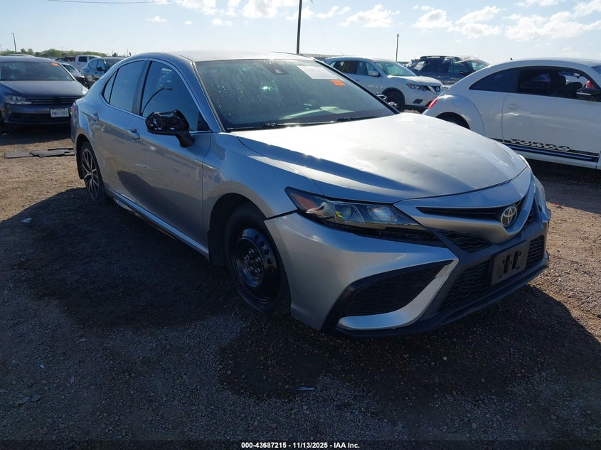 TOYOTA CAMRY SE