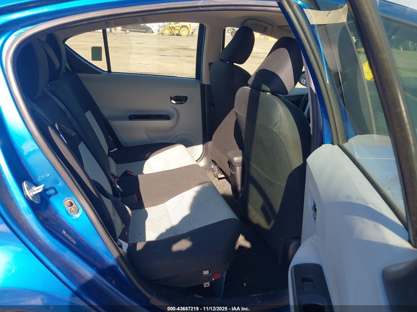 2014 Toyota Prius C Three VIN: JTDKDTB39E1063864 Lot: 43687219