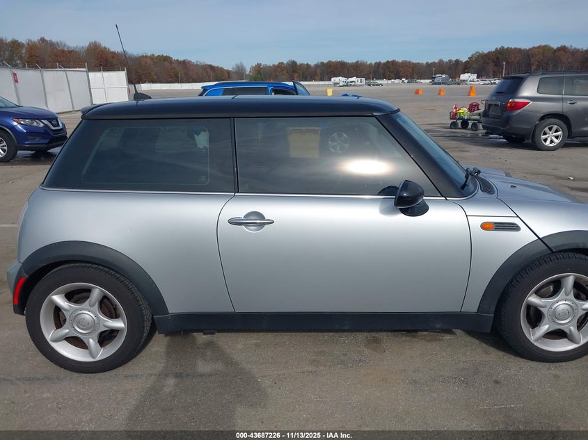 2005 Mini Cooper VIN: WMWRC33405TJ64804 Lot: 43687226