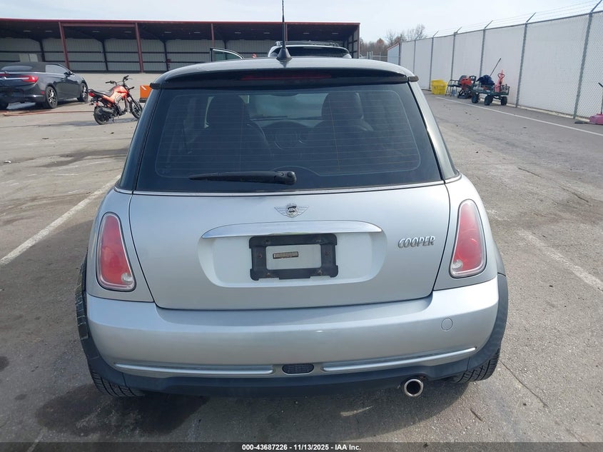 2005 Mini Cooper VIN: WMWRC33405TJ64804 Lot: 43687226