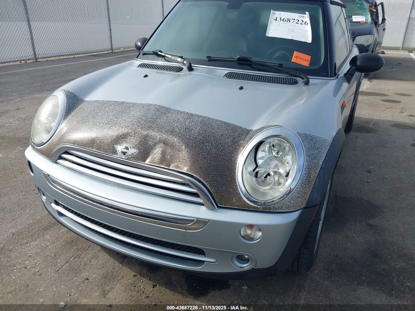 2005 Mini Cooper VIN: WMWRC33405TJ64804 Lot: 43687226