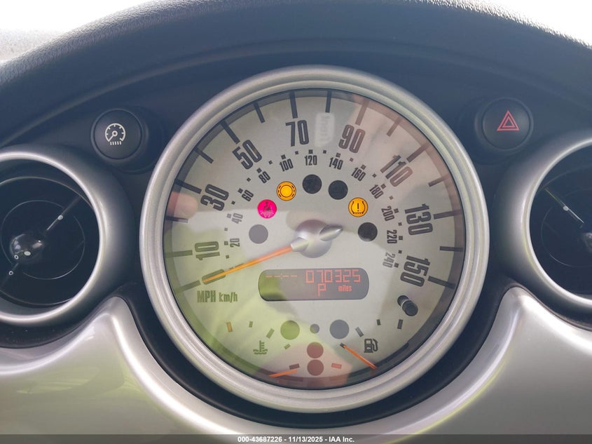 2005 Mini Cooper VIN: WMWRC33405TJ64804 Lot: 43687226