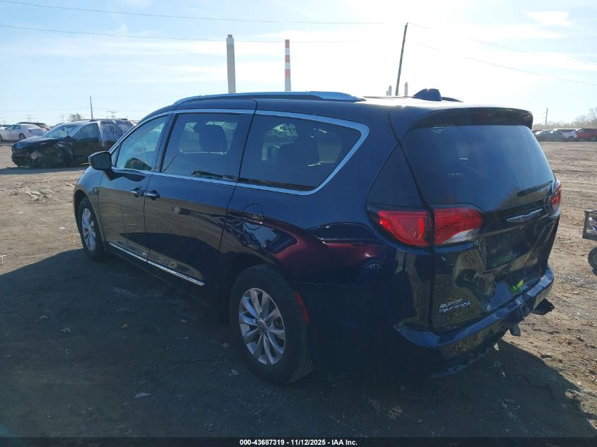 2018 Chrysler Pacifica Touring L VIN: 2C4RC1BG6JR139412 Lot: 43687319