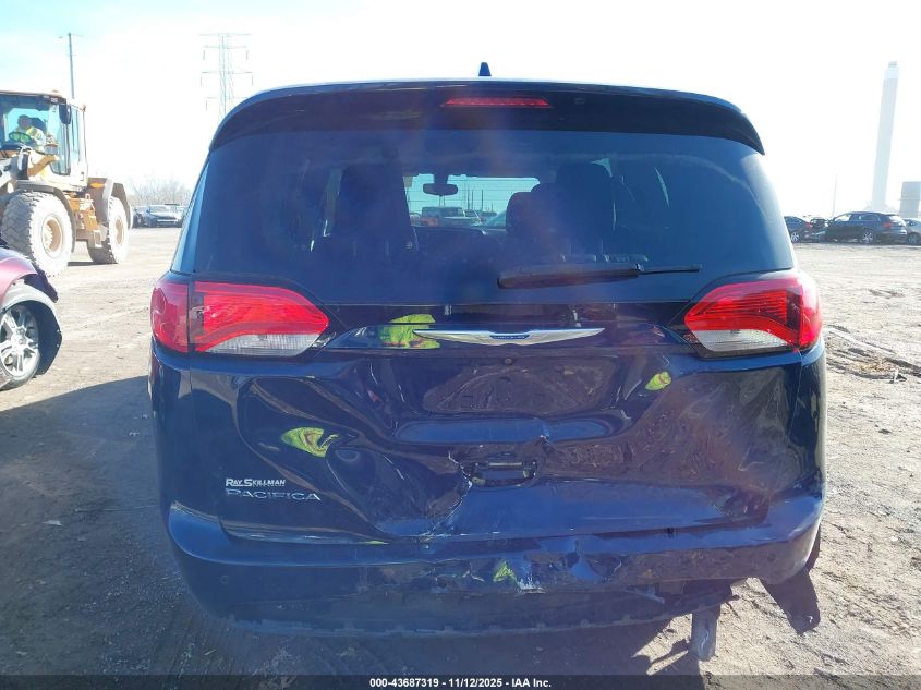 2018 Chrysler Pacifica Touring L VIN: 2C4RC1BG6JR139412 Lot: 43687319