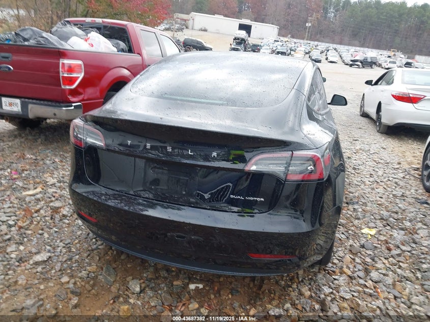 2018 Tesla Model 3 Long Range/Performance VIN: 5YJ3E1EB4JF182626 Lot: 43687382