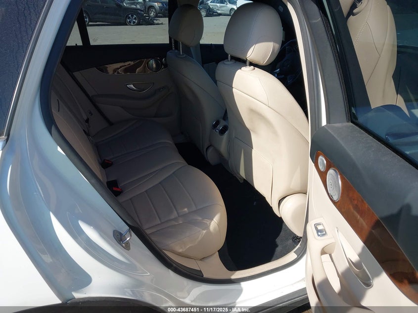 2017 Mercedes-Benz Glc 300 VIN: WDC0G4JB4HF213085 Lot: 43687451