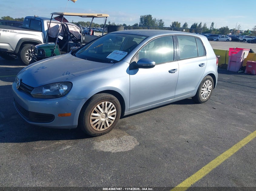 WVWDA7AJ0AW338303 2010 VOLKSWAGEN GOLF photo no. 2