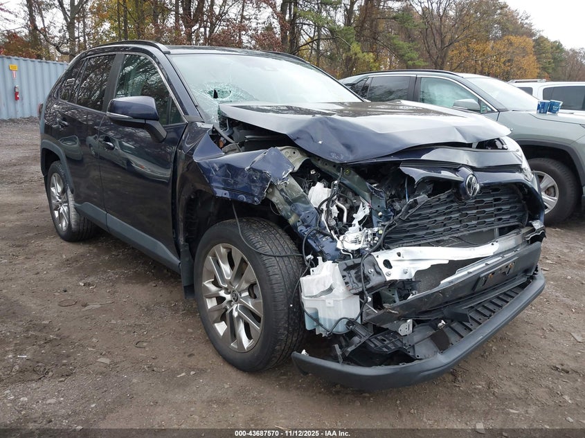 TOYOTA RAV4 XLE PREMIUM