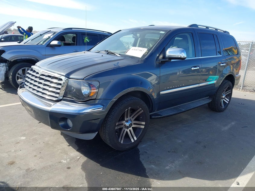 2007 Chrysler Aspen Limited #2