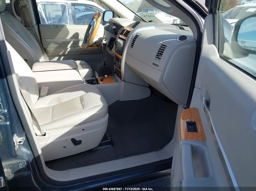 2007 Chrysler Aspen Limited #5