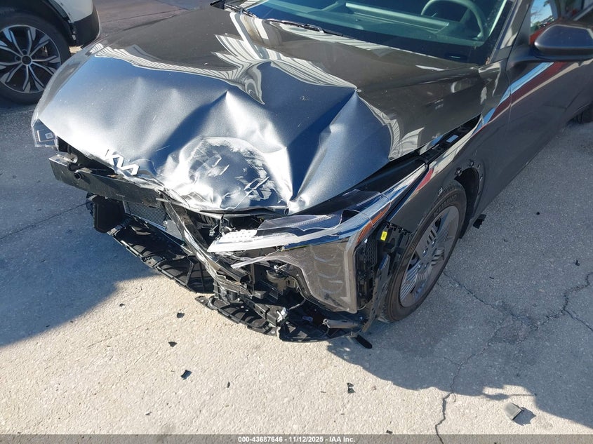 2025 Kia K4 Lx VIN: 3KPFT4DE4SE083537 Lot: 43687646