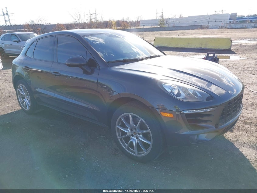 PORSCHE MACAN