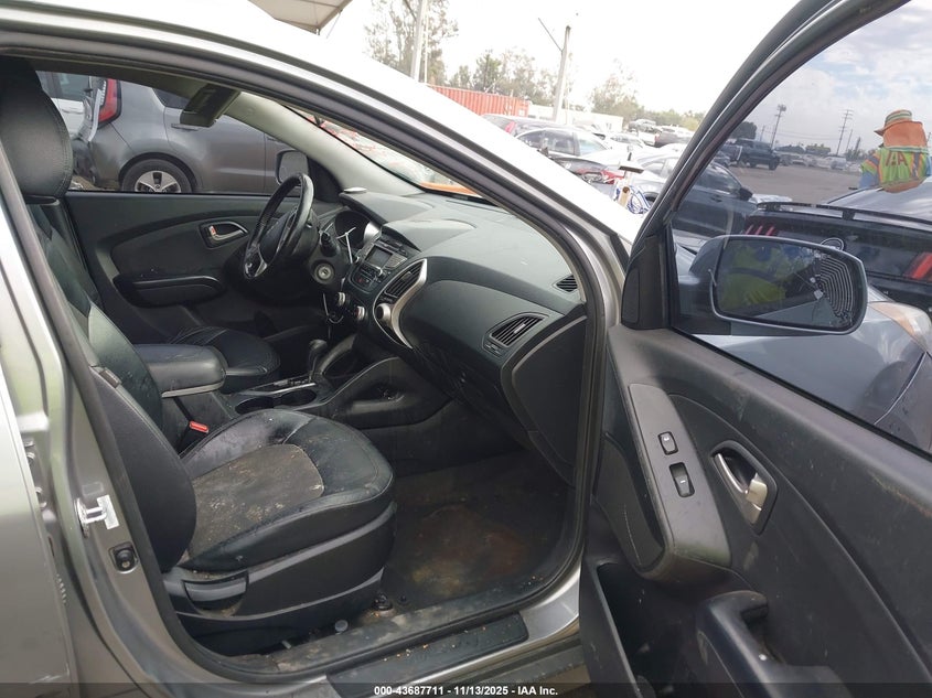 KM8JU3ACXBU212141 2011 HYUNDAI TUCSON photo no. 5