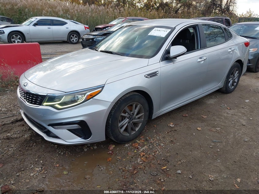 5XXGT4L3XLG382382 2020 KIA OPTIMA photo no. 2