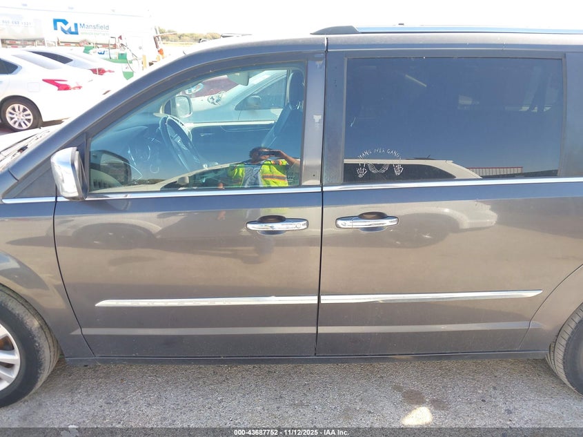 2015 Chrysler Town & Country Limited Platinum VIN: 2C4RC1GG5FR754162 Lot: 43687752