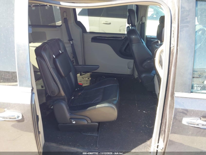 2015 Chrysler Town & Country Limited Platinum VIN: 2C4RC1GG5FR754162 Lot: 43687752