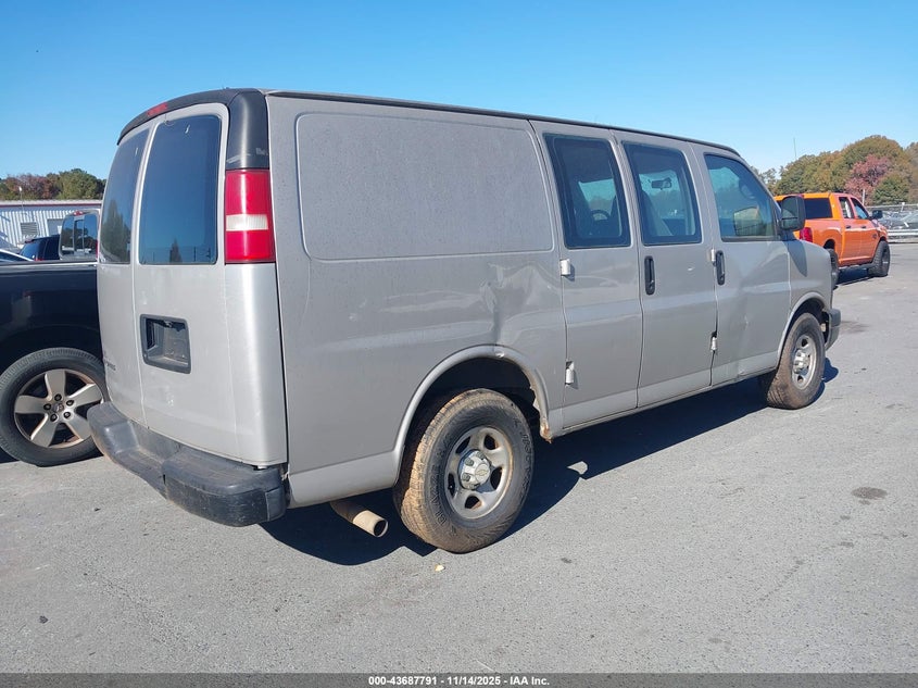 1GCFG15X281157469 2008 CHEVROLET EXPRESS photo no. 4