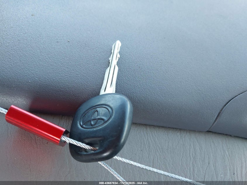 JT2BK18U030080364 2003 TOYOTA PRIUS photo no. 11