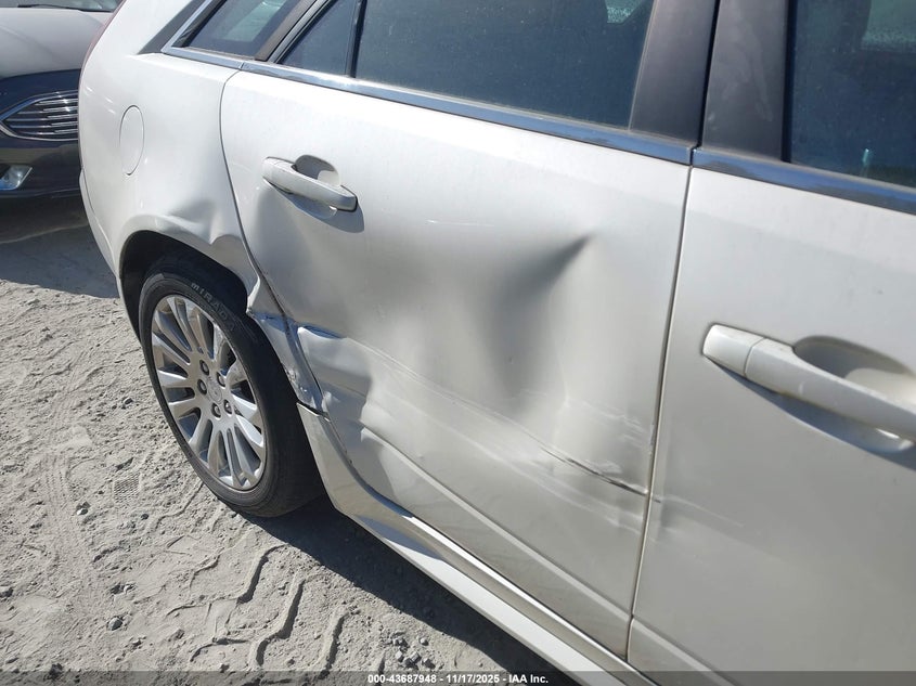 2010 Cadillac Cts Performance Collection VIN: 1G6DJ8EG2A0149193 Lot: 43687948