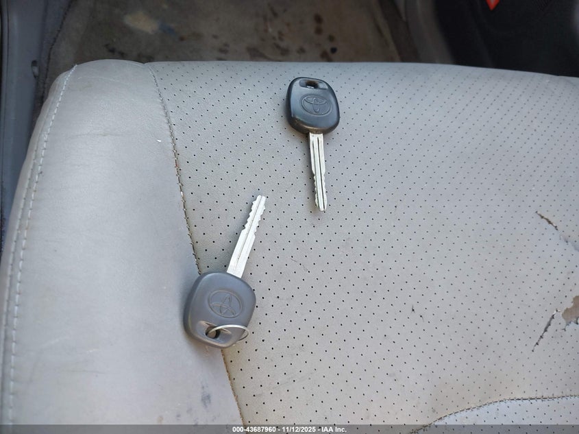 JTEEP21A840016811 2004 TOYOTA HIGHLANDER photo no. 11