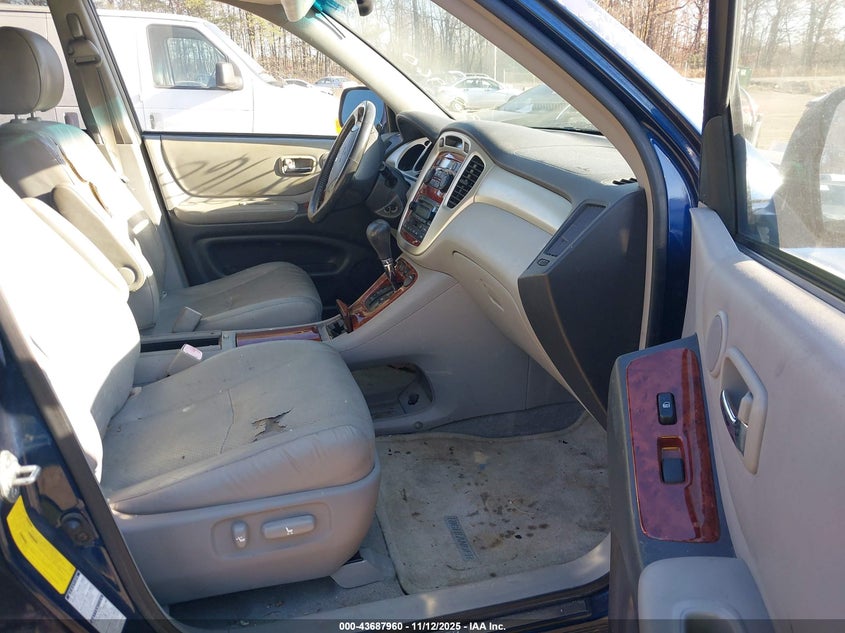JTEEP21A840016811 2004 TOYOTA HIGHLANDER photo no. 5