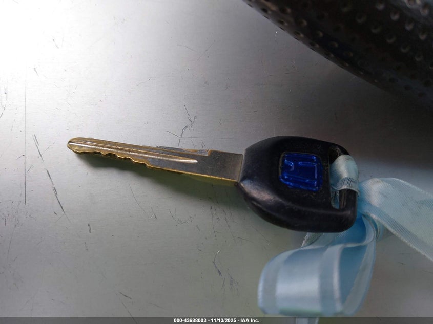 1998 Honda Cr-V Lx VIN: JHLRD2840WC000833 Lot: 43688003