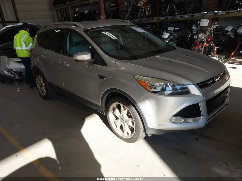 FORD ESCAPE TITANIUM