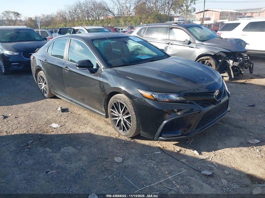 TOYOTA CAMRY SE AWD