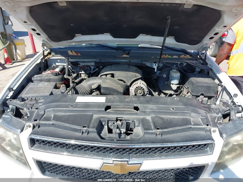 2009 Chevrolet Suburban 1500 Ls VIN: 1GNFC16079R276304 Lot: 43688312