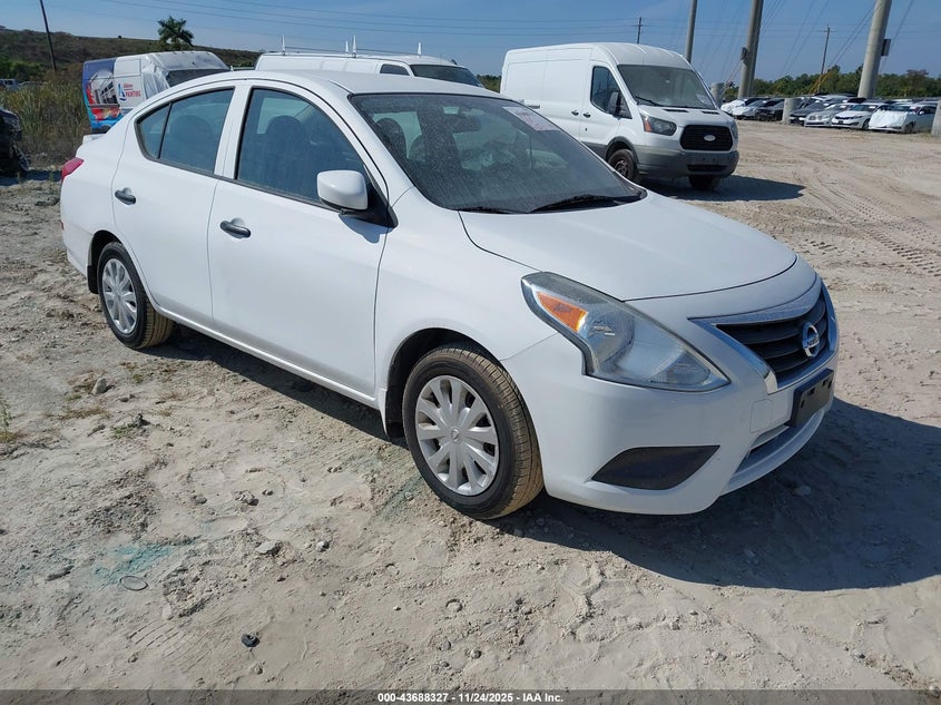 2016 Nissan Versa 1.6 S+