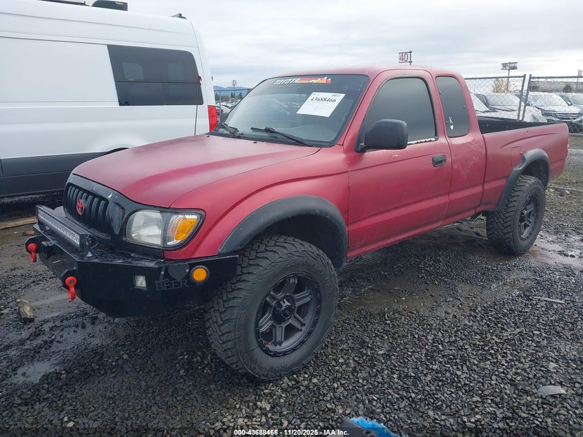 5TEWN72N82Z891249 2002 TOYOTA TACOMA photo no. 2