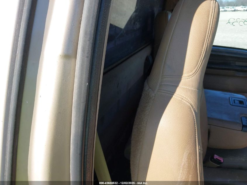 1999 Ford F-450 Lariat/Xl/Xlt VIN: 1FDXF47F8XED39242 Lot: 43688532