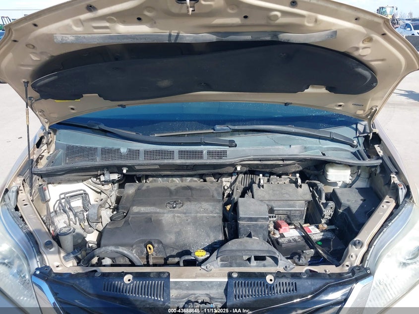 2011 Toyota Sienna Limited V6 VIN: 5TDYK3DCXBS063741 Lot: 43688645