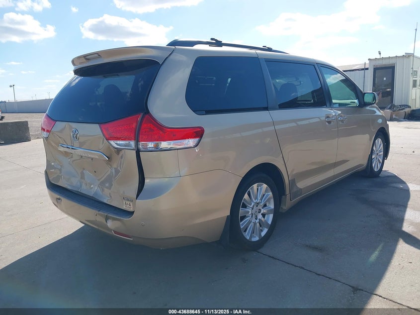 5TDYK3DCXBS063741 2011 TOYOTA SIENNA photo no. 4