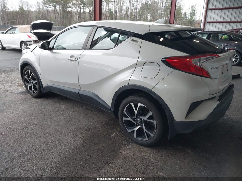 NMTKHMBX3JR055929 2018 TOYOTA C-HR photo no. 3