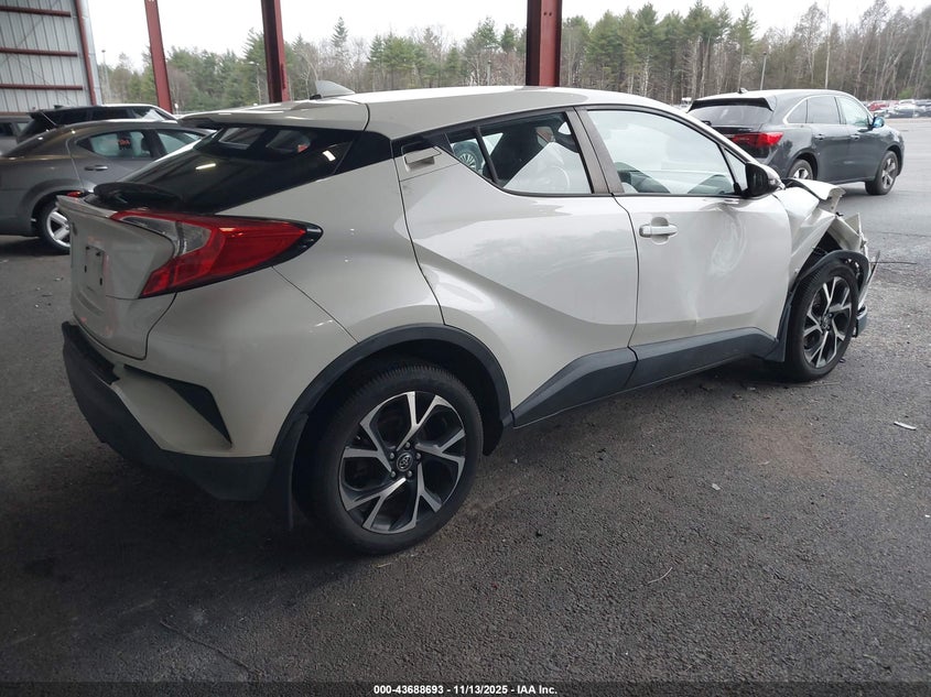 NMTKHMBX3JR055929 2018 TOYOTA C-HR photo no. 4