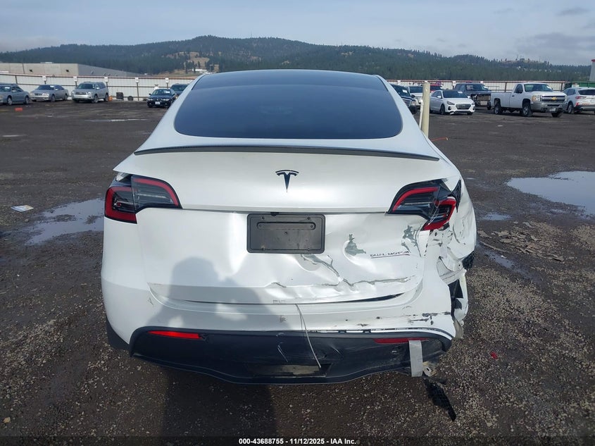 2024 Tesla Model Y Performance Dual Motor All-Wheel Drive VIN: 7SAYGDEF5RA267491 Lot: 43688755