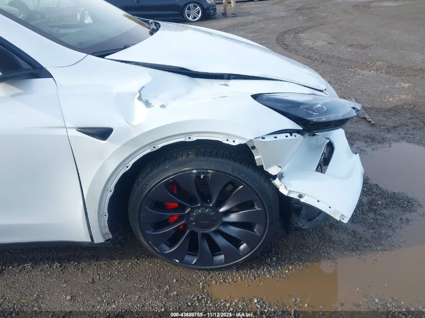 2024 Tesla Model Y Performance Dual Motor All-Wheel Drive VIN: 7SAYGDEF5RA267491 Lot: 43688755