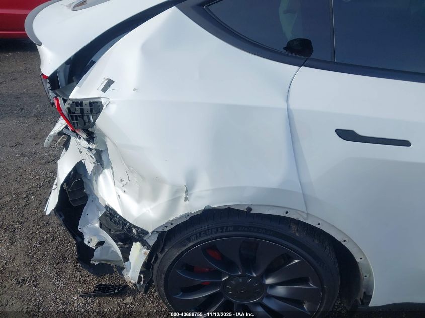 2024 Tesla Model Y Performance Dual Motor All-Wheel Drive VIN: 7SAYGDEF5RA267491 Lot: 43688755